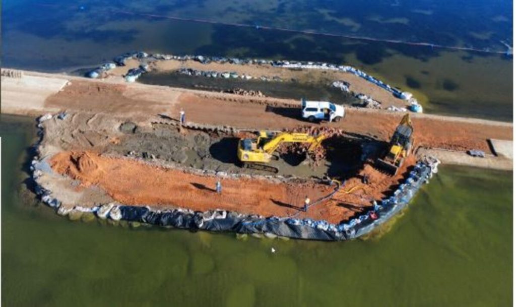 The Seekoei Estuary Causeway during reconstruction. 