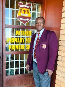 Beloved principal of Patensie Primary School retires after 36 years