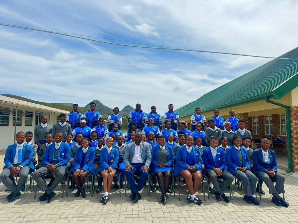 The matric learners at Qhayiyalethu Secondary School with Principal Landile Buwa in the front (centre).