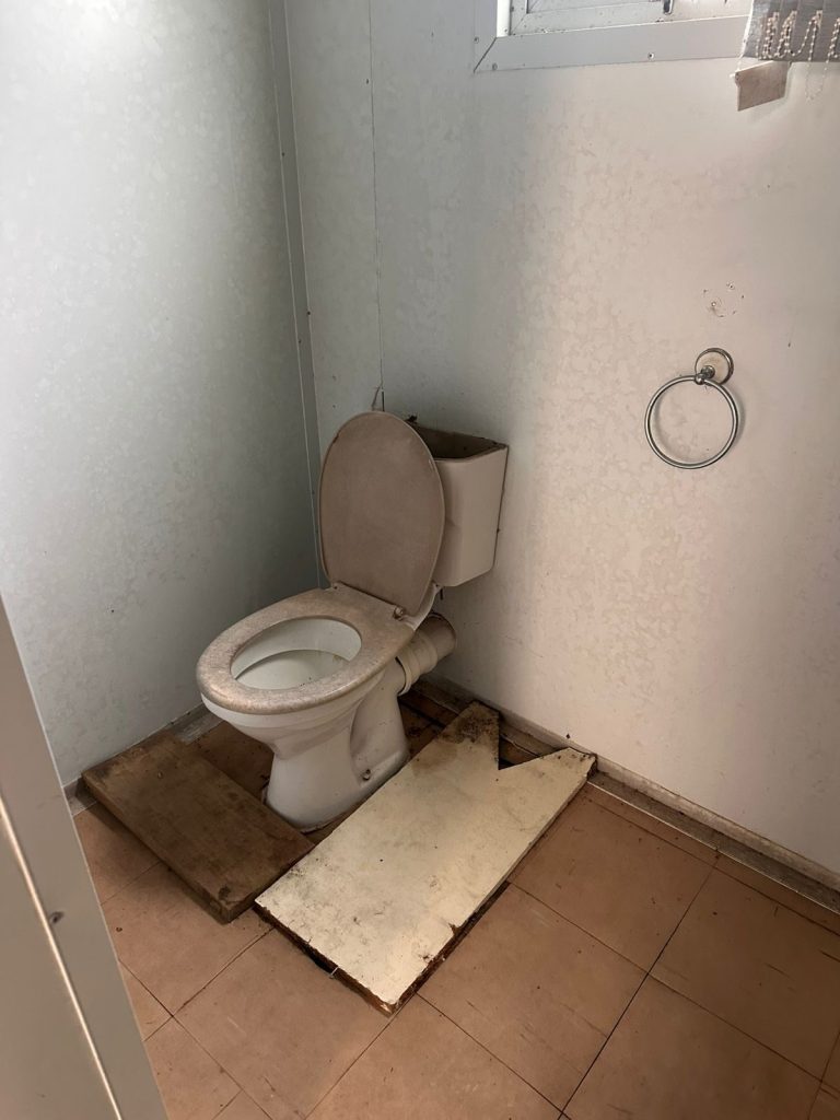 An unannounced oversight inspection at the Storms River Police Station has highlighted deteriorating infrastructure, inadequate resources, and conditions that allegedly hinder the proper protection and support of vulnerable victims.