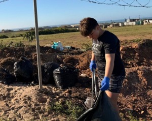 UK-based family gives back during JBay holiday