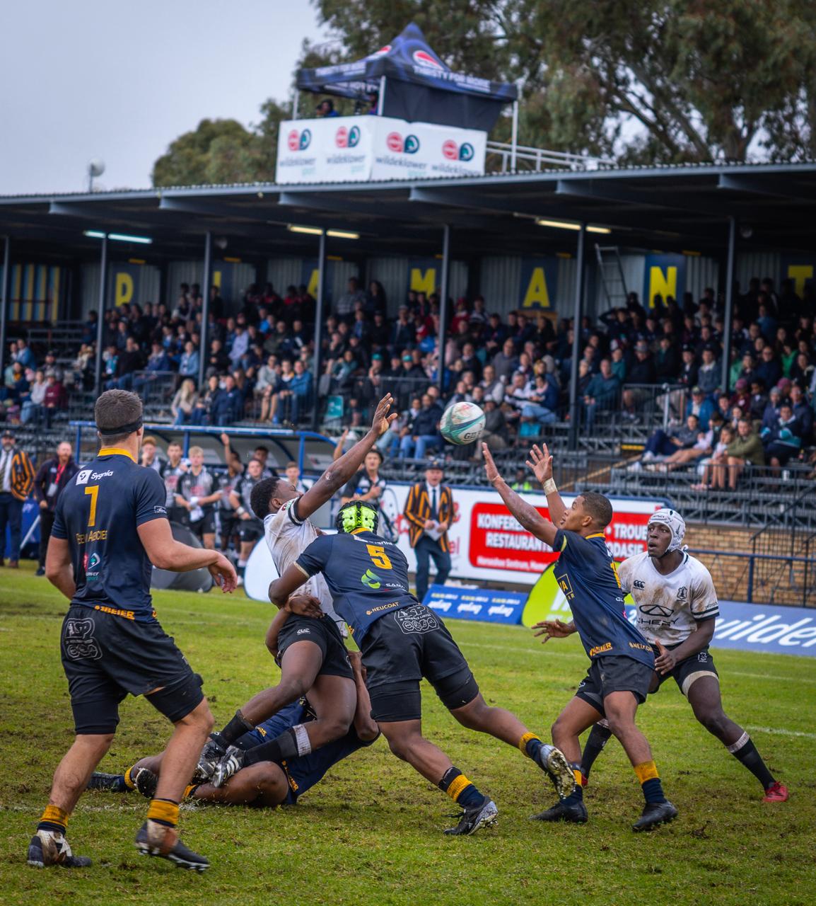 It was a ding dong battle between Monnas and Durban High School, with Monument emerging victorius 41-27.