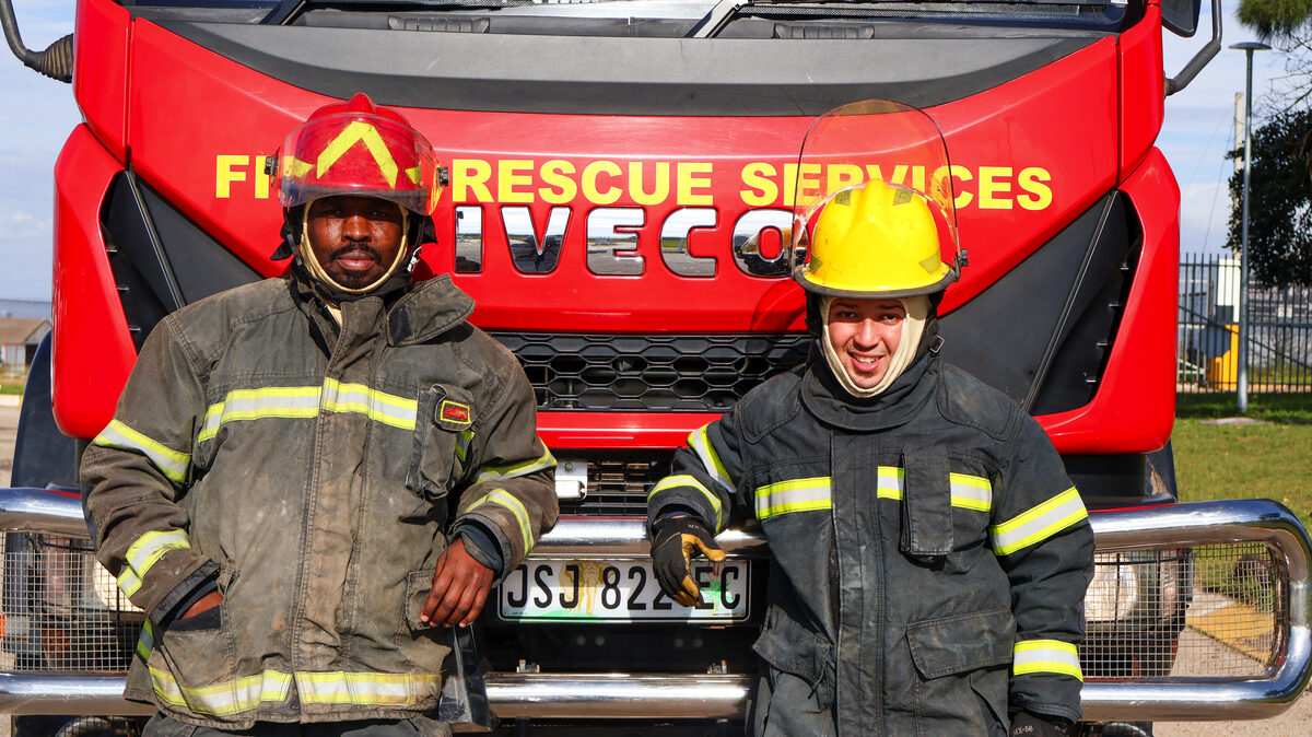 Senior Firefighter Sibongile Tshali and Firefighter Jermaine Groep of Kouga Fire and Rescue Services.