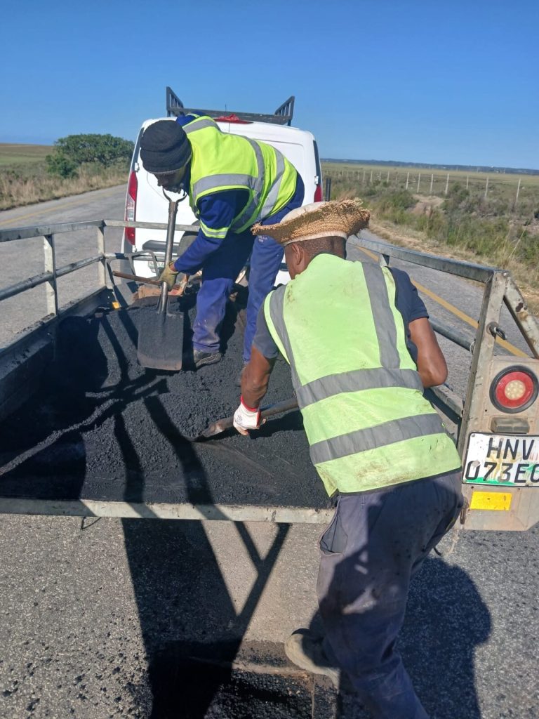 Hundreds of potholes on the R330 following recent flooding, with severe road damage in the Kouga area.