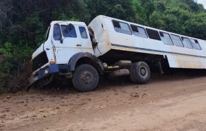 One dead, 58 injured after truck overturns near Patensie