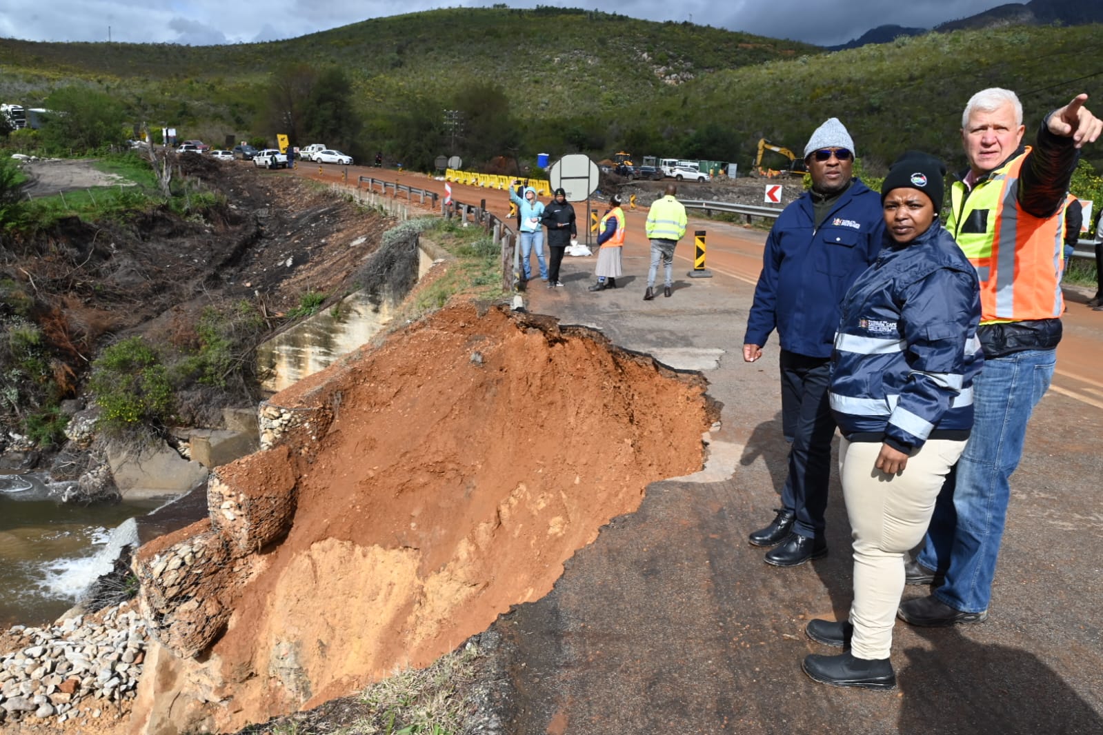 R62 reconstruction on track to reopen both lanes within two months