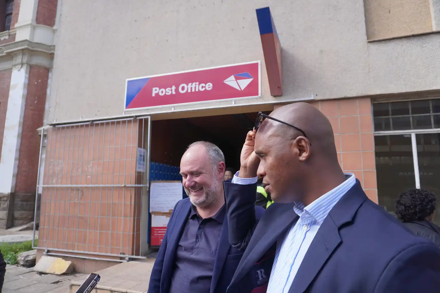 Minister Malatsi steps in at crumbling Kariega post office