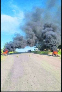 Residents demand road repairs in Mqanduli