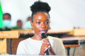 Actress donates money to empower top achieving learners