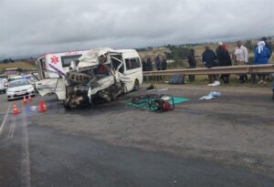 Accident involving two taxis claims lives of eight outside Mthatha