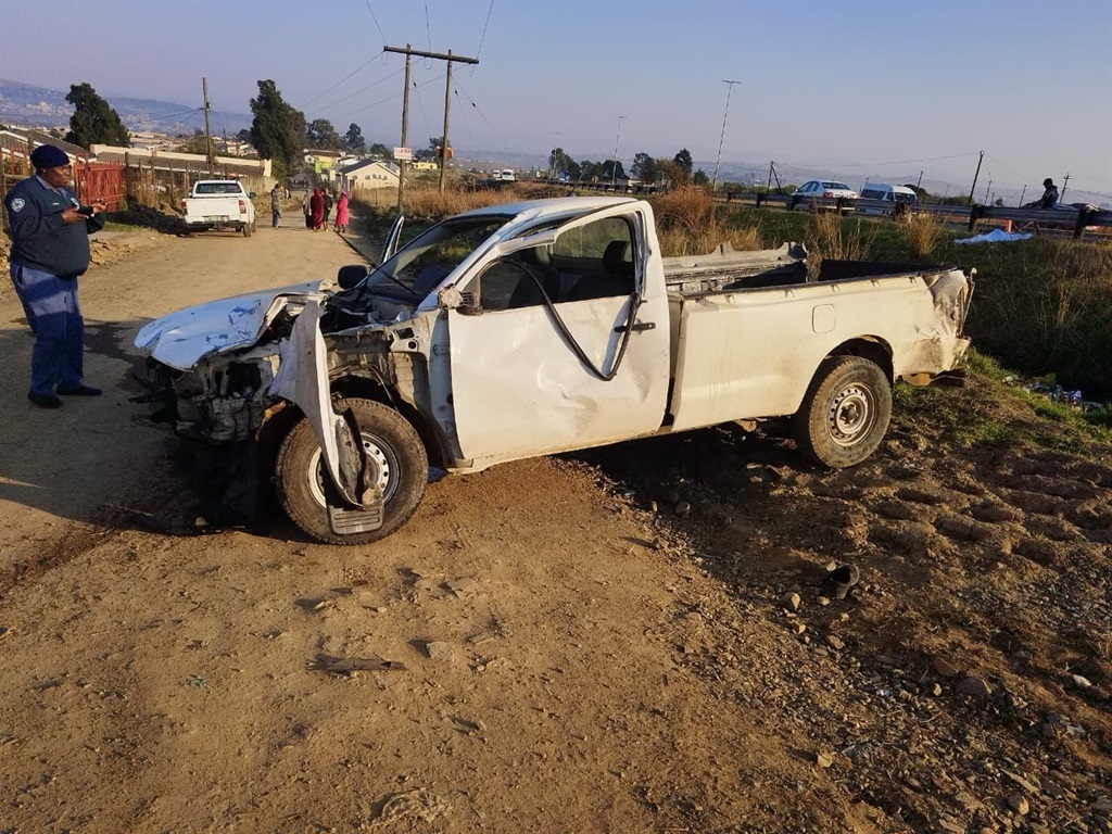 The bakkie crashed into the back of a stationary t
