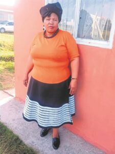 Retiree helps community by opening reading club