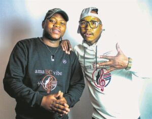 Two singers release EP album