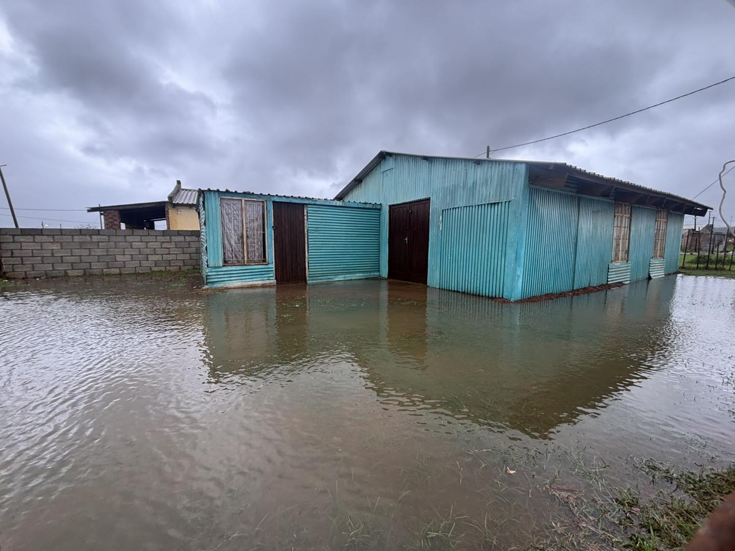 Heavy rain has triggered widespread flooding, road closures and landslides across the Kouga region and Garden Route, disrupting travel.