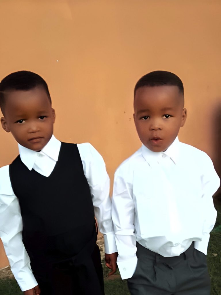 Thabile and Thabsile Siganga (4).