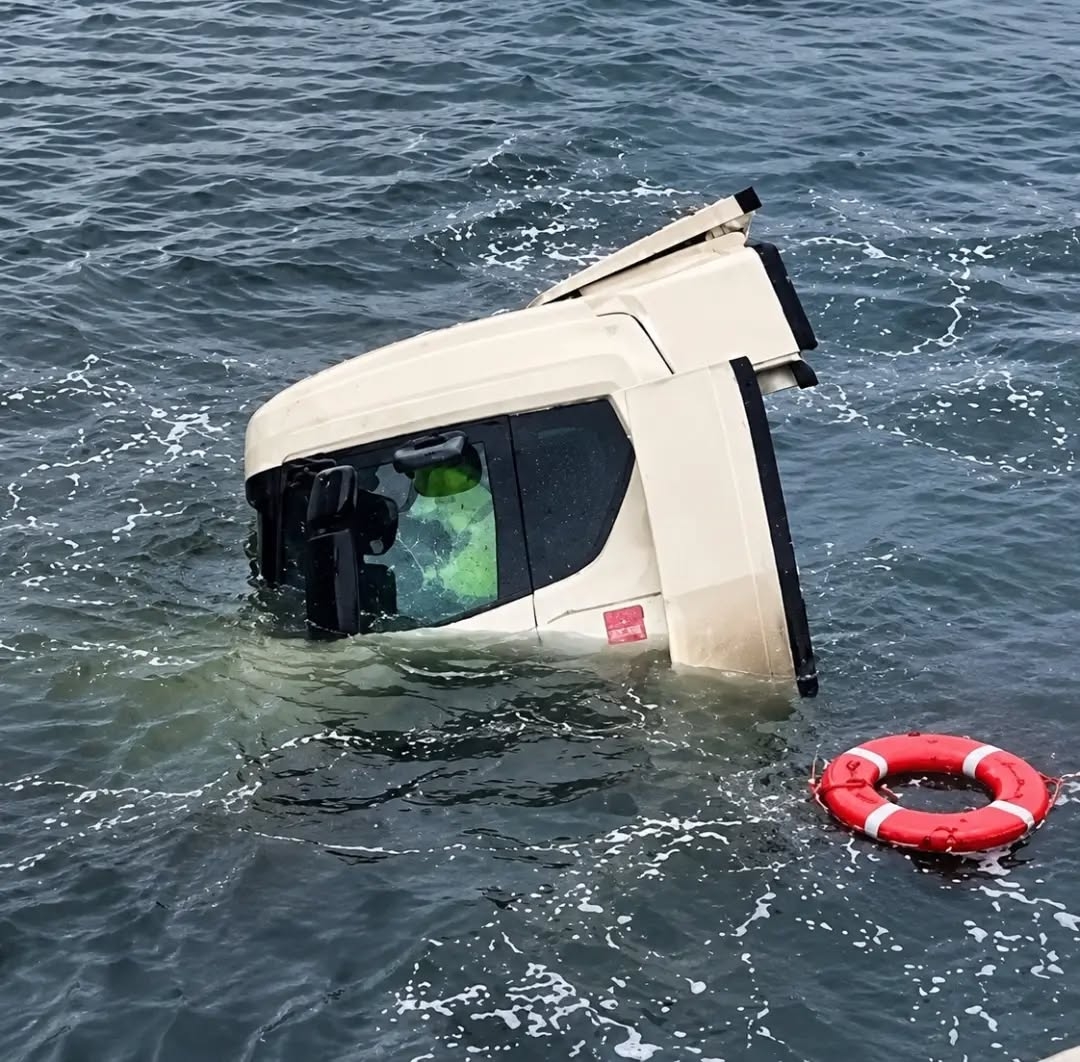 Man dies after truck plunges into Port of Ngqura harbour