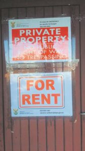 Misdaad gedy glo in ou polisiegebou