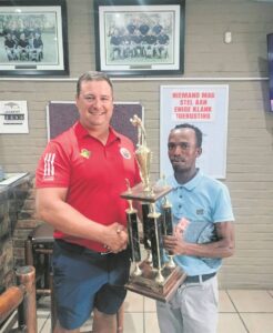 Gholfstokke swaai by Bloemhof se opgeknapte baan