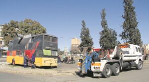 Braaivleis-bus skuif; stalletjie bly oop