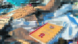 Laat vertroulike inligting oop en bloot lê