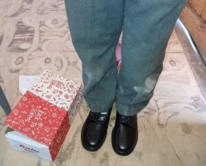 Sopkombuis bied Kersparty vir minderbevoorregte kinders in Santa Centre, Kimberley, aan