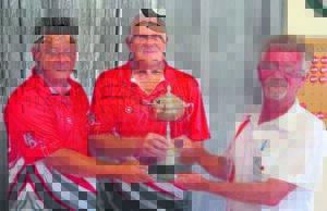 Vereer met trofee in aanloop tot stryd om NK-titel