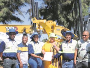 Donation helps maintain Postmasburg roads