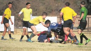 Skole dis fees van rugby op