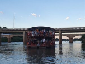 Sakkie se Arkie rig olyftak aan munisipaliteit