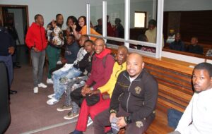 Borgtogaansoek van vermeende bendelede gaan lank duur