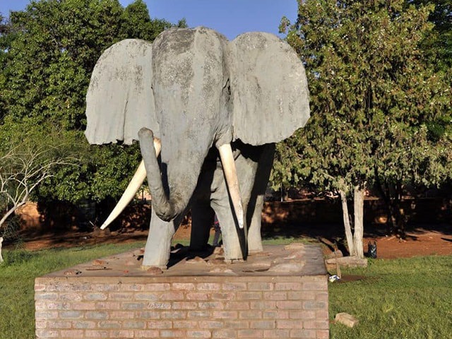 Olifantshoek se naamgenoot pryk op nuwe plek in Noord-Kaapse dorp