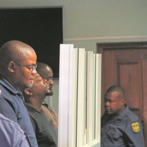 Geskorste sersante hou onskuld voor in voertuigdiefstalsake