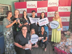 Boesemvriendinne brei duisende borsprostese