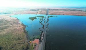 Gesluit vir verkeer nadat reën reeds bestaande ‘rioolpan’ tot oorlopens vul