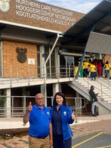 Hof sit burgemeester terug in tuig