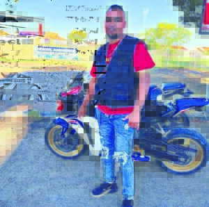 Kimberley-man red vrou, sterf in koeëlreën