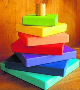 DIY: Build colourful wood stacker for toddlers