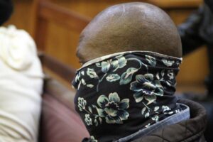 Onmin in hof ná beweerde dreigemente