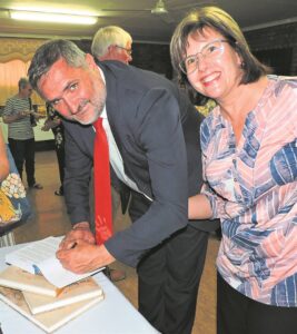 Bundel hou Twyfelhoekie-wyshede byderhand