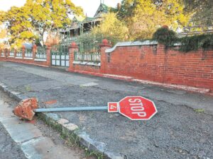 Portraying message to stop vandalism