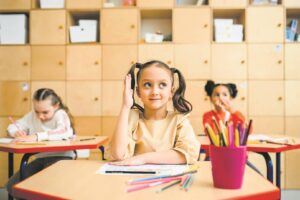 Kinders leer meer tydens deelname in klassituasie