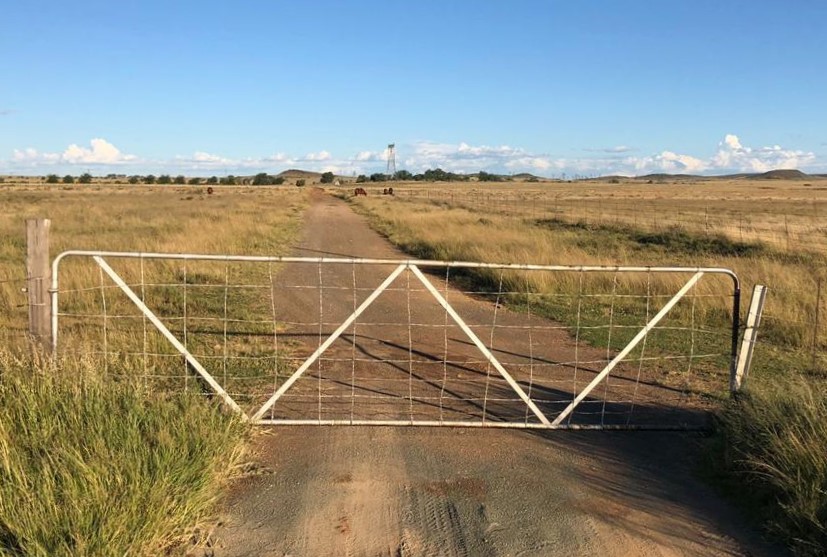 Die plaas Twyfelhoek se hek.