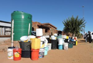 Nasionale regering keur ramphulp goed aan waterlose Warrenton