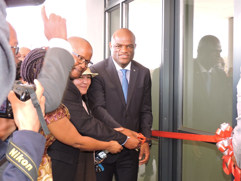 Dr Zamani Saul, Noord-Kaapse premier, open gister 