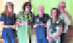 Skenk noodsaaklike toestelle vir bejaardes