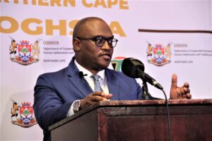 LUR gryp in by Hopetown-chaos