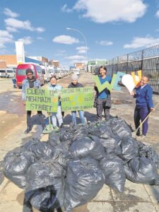 WeLoveU: Cleaning the world one street at a time