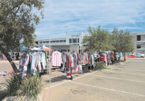 ‘Cashless shopping’ leads to joy