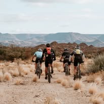 Fietsryers tydens 'n vorige jaar se Trans Augrabies MTB-wedren