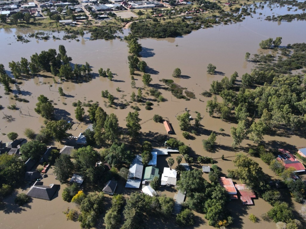 'n Lugfoto wat die Bloemhof River Lodge op 27 April op Facebook geplaas het.